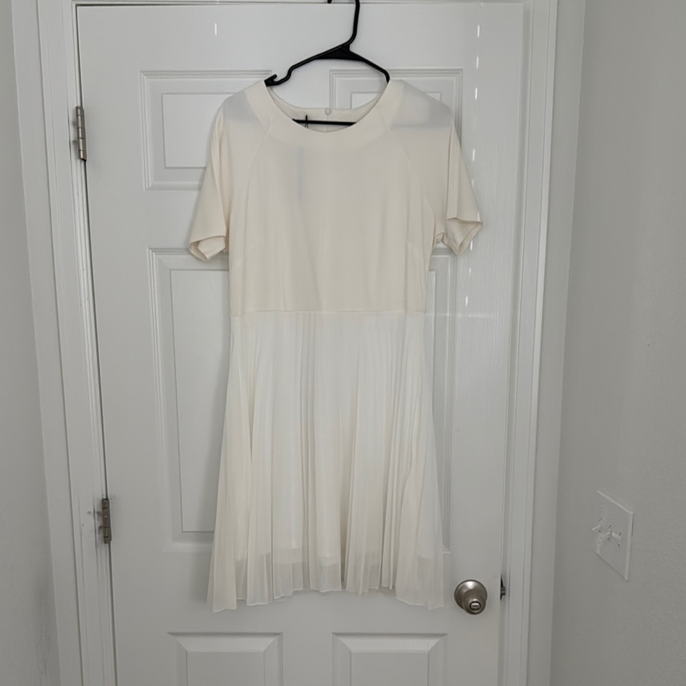 Chic Cream Short Sleeve Dress